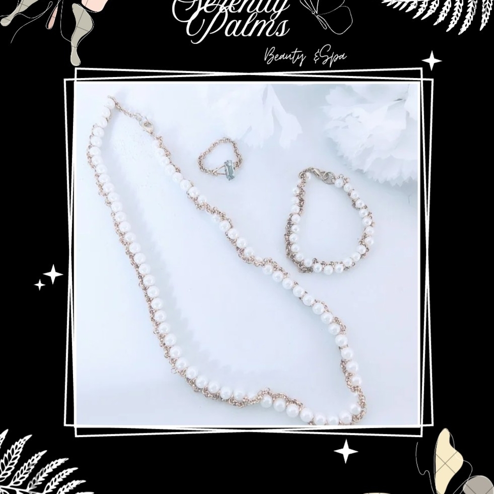 Elegant Pearl and Gold Jewelry Set